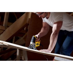 Vbodna žaga Stanley 710 W