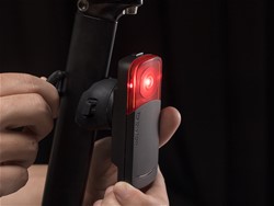 Radarska zadnja luč Bryton Gardia R300L, USB-C, ANT+, BLE