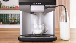 Popolnoma avtomatski kavni aparat Bosch TPE40307