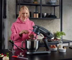 Kuhinjski robot MANTA LOVIO LVSTM03P ChefMaster, 1800W, 6.5L, 10 hitrosti, siv