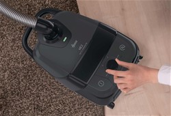 Sesalnik z vrečko HOOVER HE210P 011