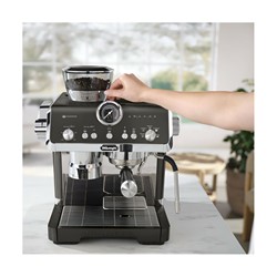 Ročni espresso kavni aparat D'Longh La Specialista Opera EC9555.BK