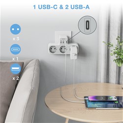 Tessan TS-323-C stenski adapter z 3× AC, 2× USB-A in 1× USB-C