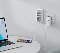 Tessan 330C vtični razdelilec, 1x Schuko + 2x Euro vtičnici, 1x USB-A, 1x USB-C
